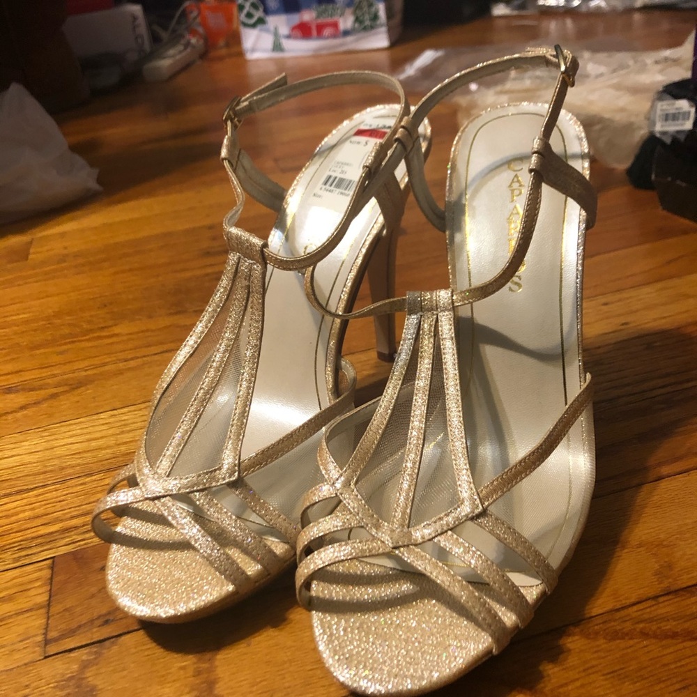 Gold Pumps